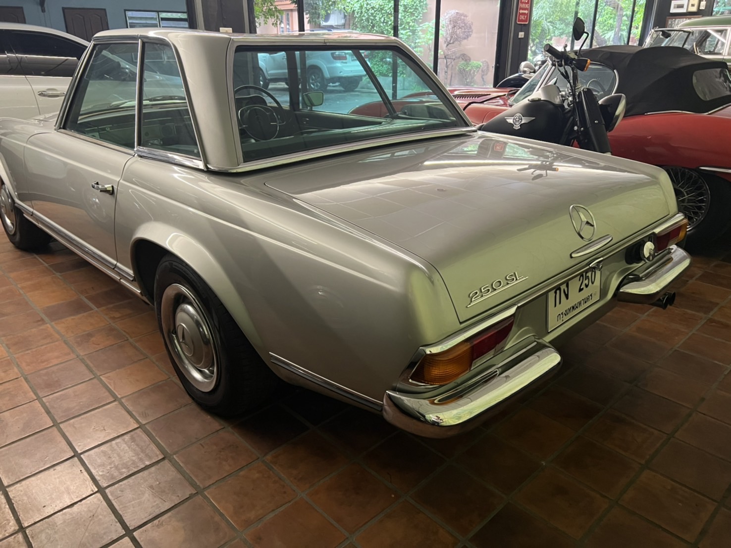Mercedes-Benz 